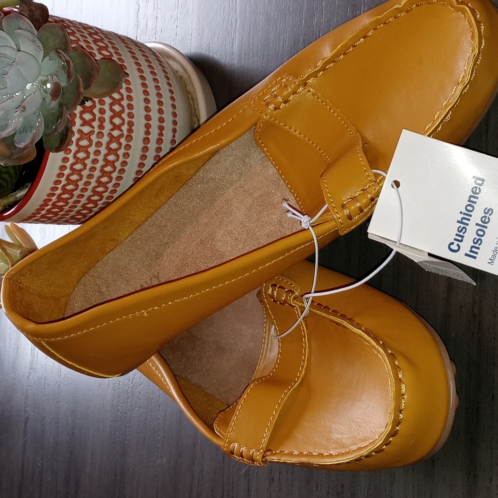 Old Navy driving moccasins, 10